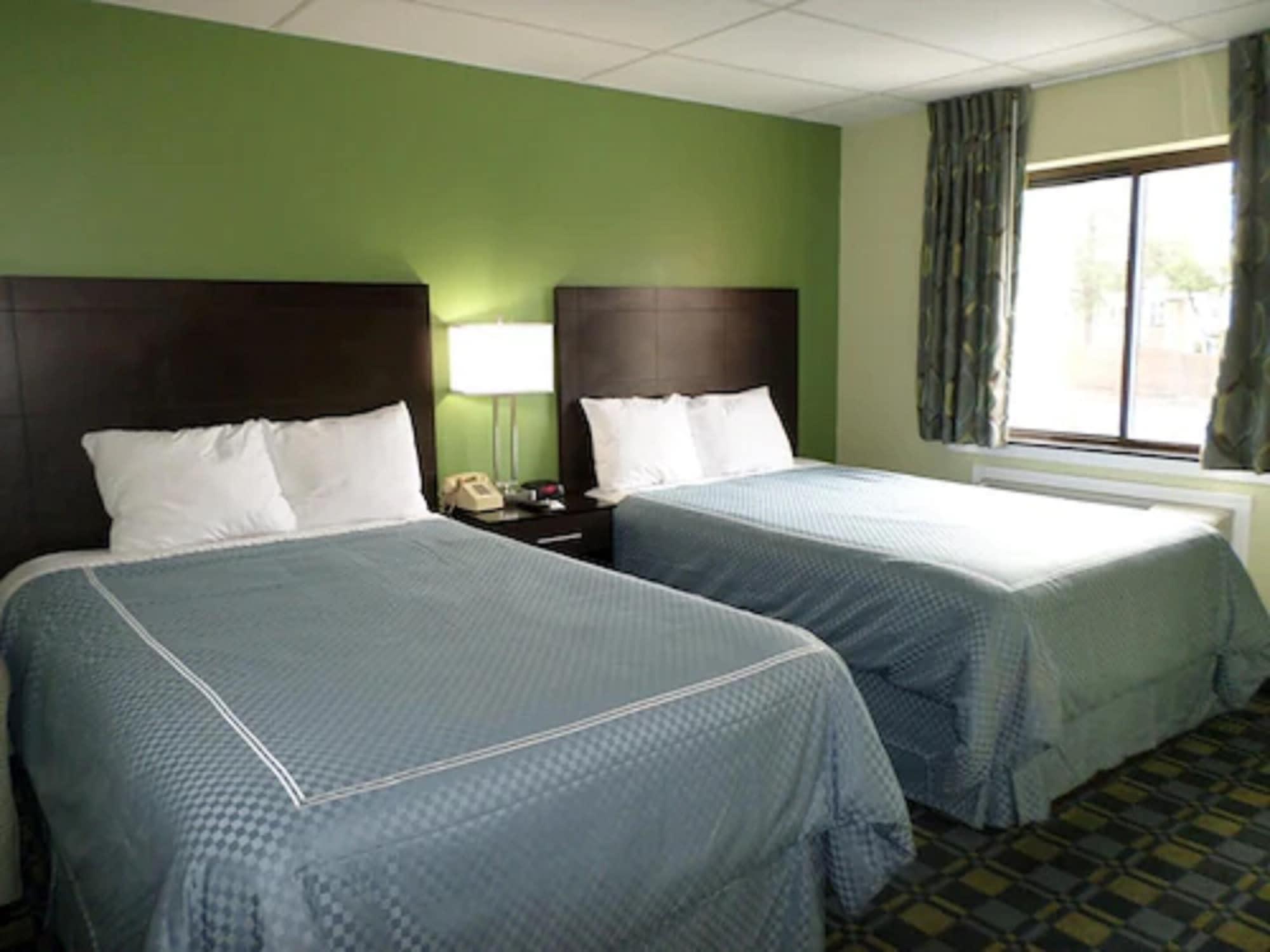 Travelodge By Wyndham Cleveland 2* Lakewood