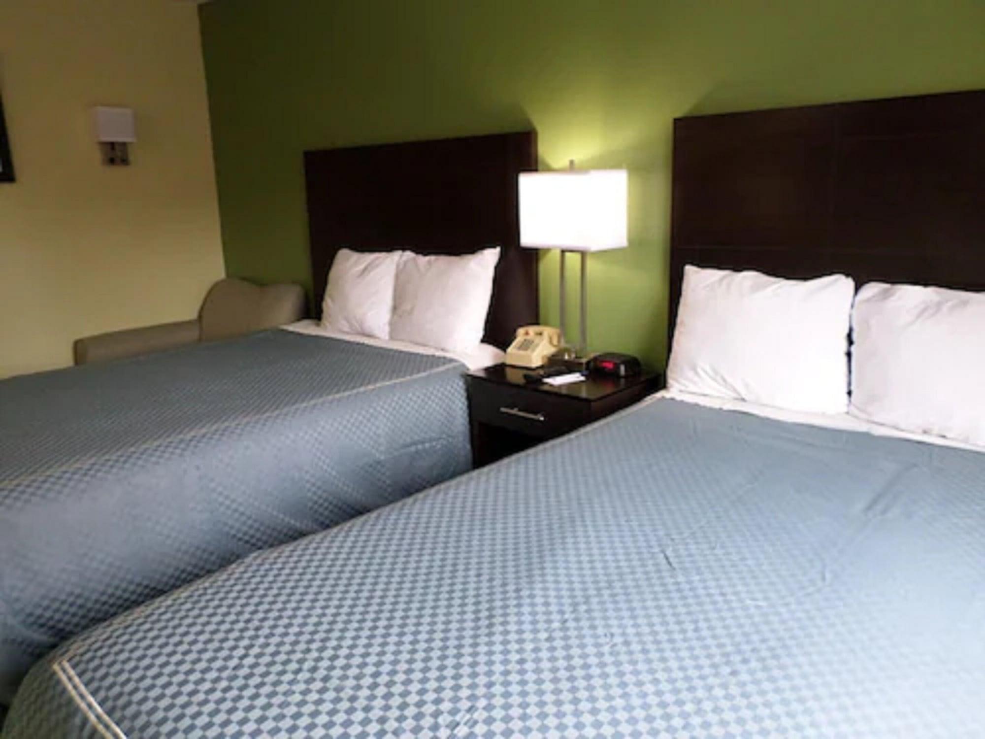 Travelodge By Wyndham Cleveland Motel 2*